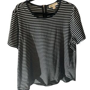 MICHAEL Michael Kors Boxy Black and White Short Sleeve Tee